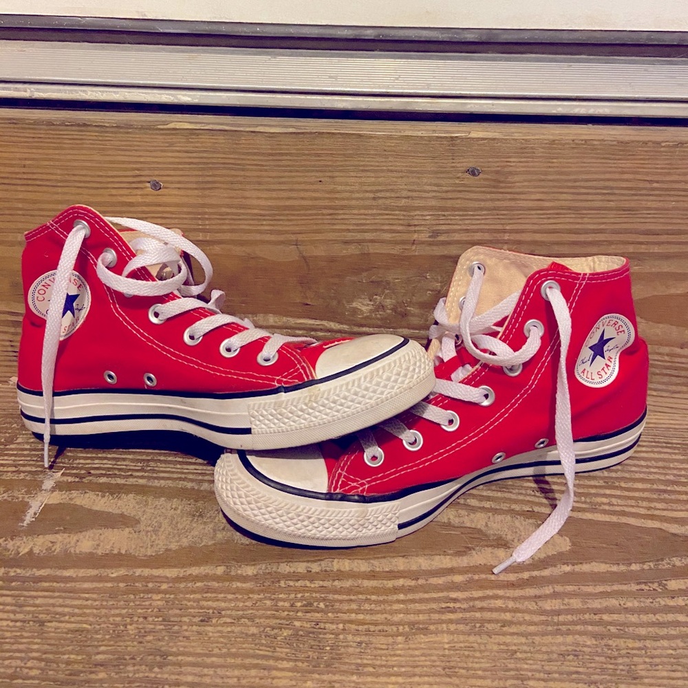 NWOT high top converse